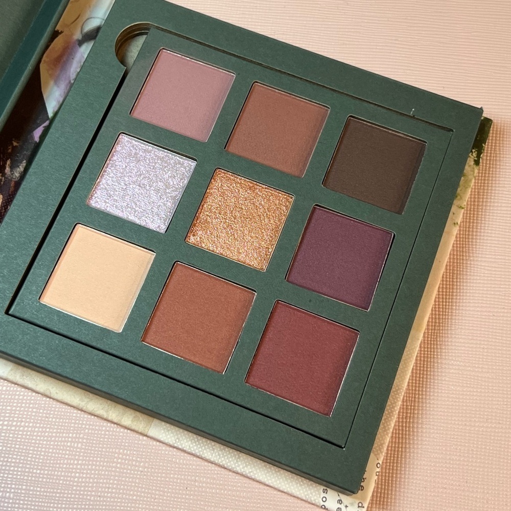 PLAY • MODERN MUSE PALETTE • NEW IN BOX - Picture 8 of 8